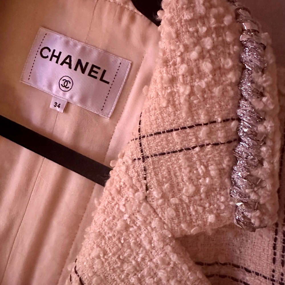 Chanel 2022 pink tweed jacket - Picture 7 of 7